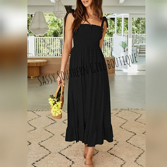 🆕⭐ Boho black smocked tie strap maxi dress - Picture 2 of 11
